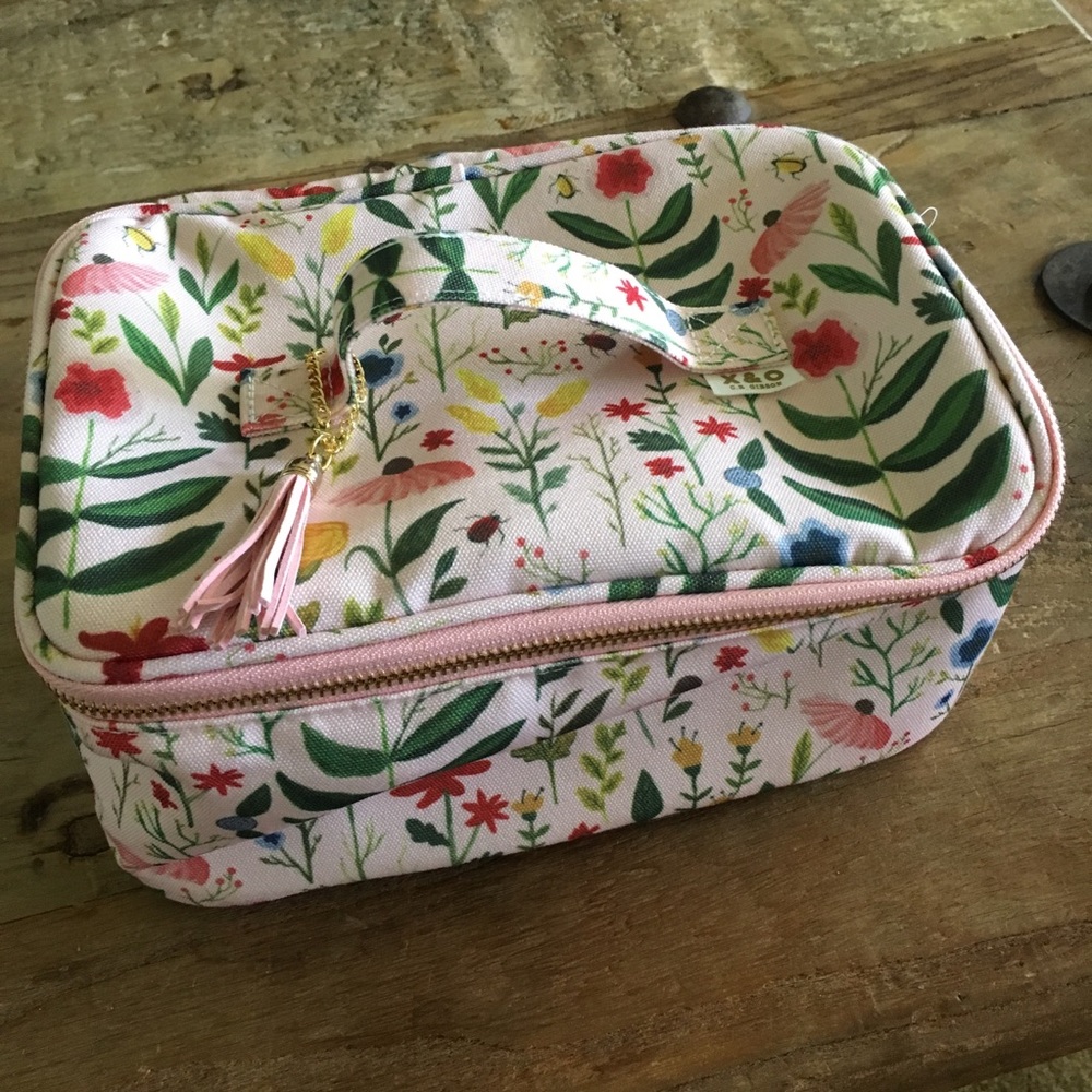 Lined cosmetic bag